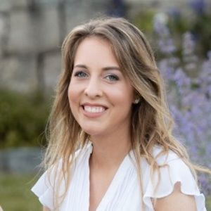 Meet your Posher, Julia